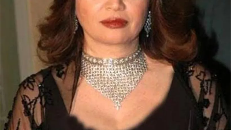 القبض على متسلل حاول سرقة فيلا الفنانة إلهام شاهين بالمنصورية
