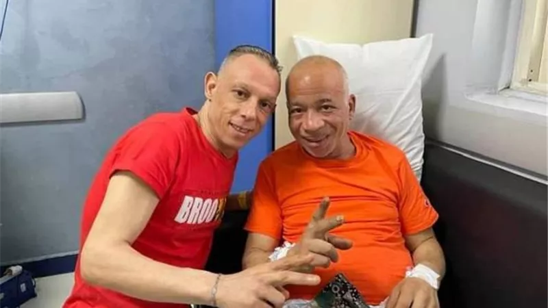 شاهد.. أول ظهور لـ شريف دسوقي في المستشفى بعد بتر قدمه