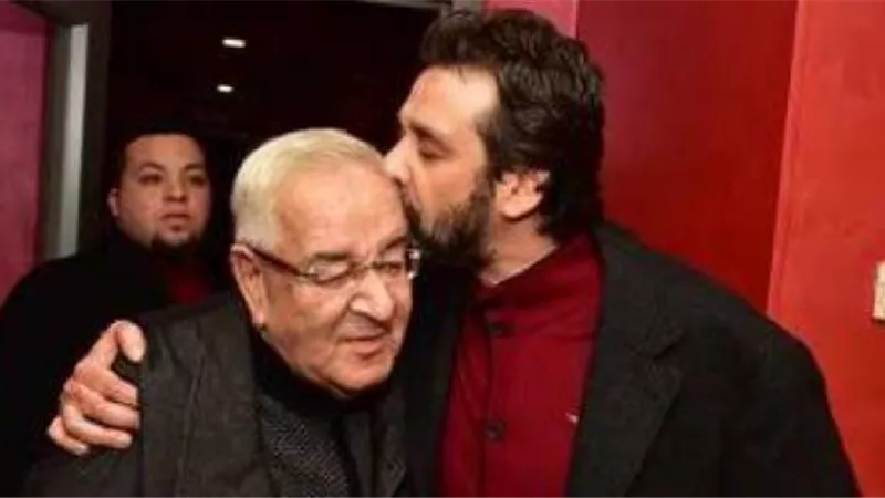 تفاصيل الحالة الصحية لوالد الفنان كريم عبدالعزيز