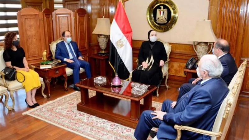 وزيرة التجارة والصناعة تبحث مع رئيس المجلس الاقتصادى والإجتماعى اللبنانى سبل تعزيز التجارة البينية والإستثمارات المشتركة بين البلدين