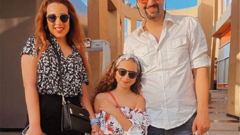 أسما شريف منير تكشف حقيقة عودتها لطليقها الأول والد نجلتها