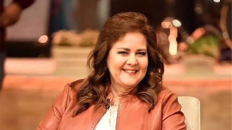 تحتاج للأكسجين بجرعات عالية.. تطورات خطيرة فى الحالة الصحية لـ دلال عبد العزيز