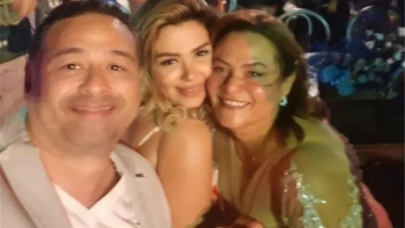 أمير شاهين يهنىء كاملة أبو ذكرى على حفل زفاف ابنتها: مبروك يا أم العروسة
