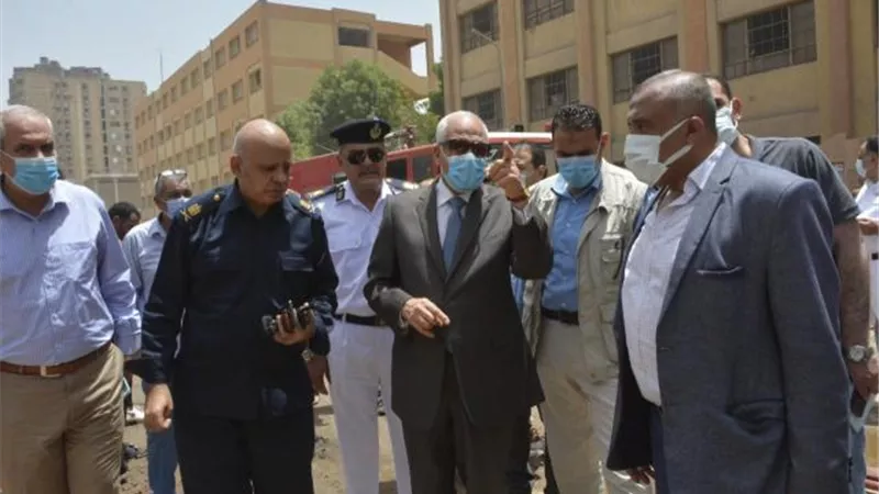 شاهد.. أول رد فعل لمحافظ الجيزة بعد نشوب حريق بمخزن إشغالات حي الهرم