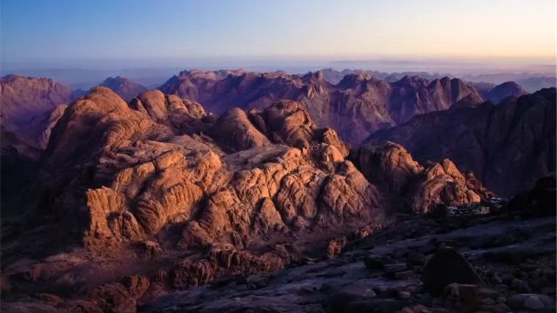 وزير الإسكان يتابع الموقف التنفيذى لمشروع تطوير موقع التجلى الأعظم بسيناء