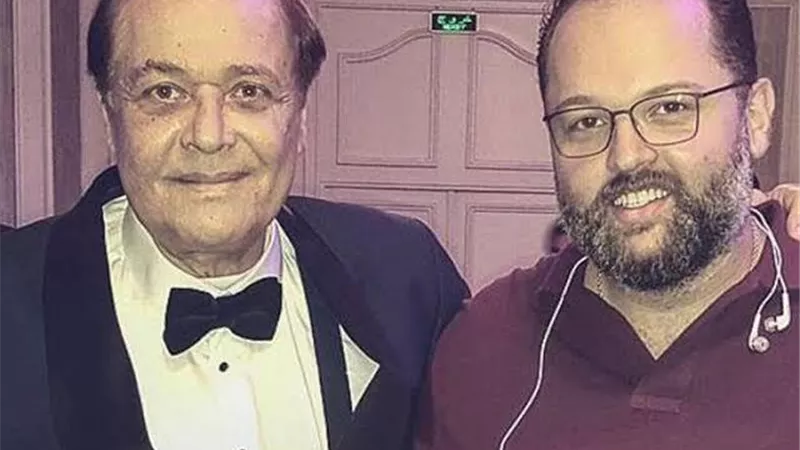 ”السلام أمانة لأبويا  يا عمتى”.. محمد محمود عبد العزيز يعلن وفاة شقيقة والده