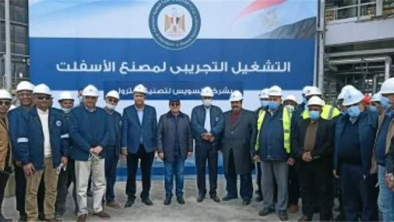 جولة تفقدية لوزير البترول داخل عدد من المشروعات البترولية الجديدة بمحافظة السويس