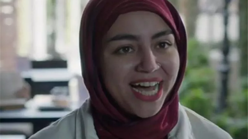 نجلة شقيقة إلهام شاهين تخطف الأنظار بأدائها المميز في مسلسل ”خارج السيطرة”