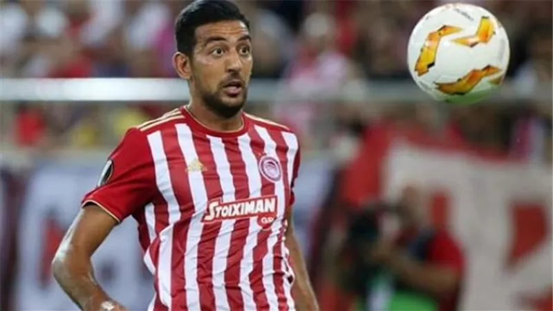 أوليمبياكوس يضم كوكا نهائيا بـ2 مليون يورو