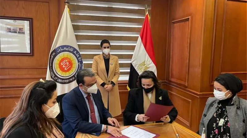 توقيع بروتوكول تعاون بين ”المستشفيات الجامعية” ومؤسسة ”حياة كريمة”