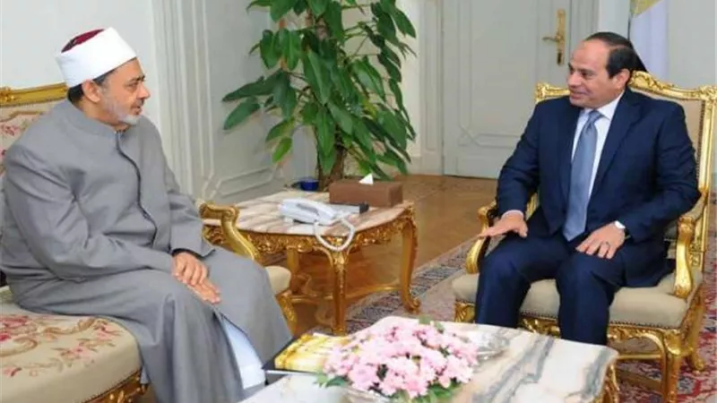 شيخ الأزهر يشيد بدور السيسى فى حل الأزمة الليبية