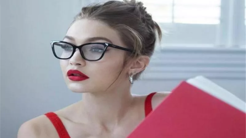 ما هو النظام الغذائي الصحى لـ جيجي حديد خلال الحمل؟.. إليك الإجابة