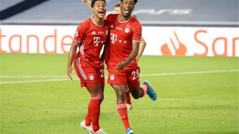 كومان خامس لاعب فرنسي يسجل في النهائى