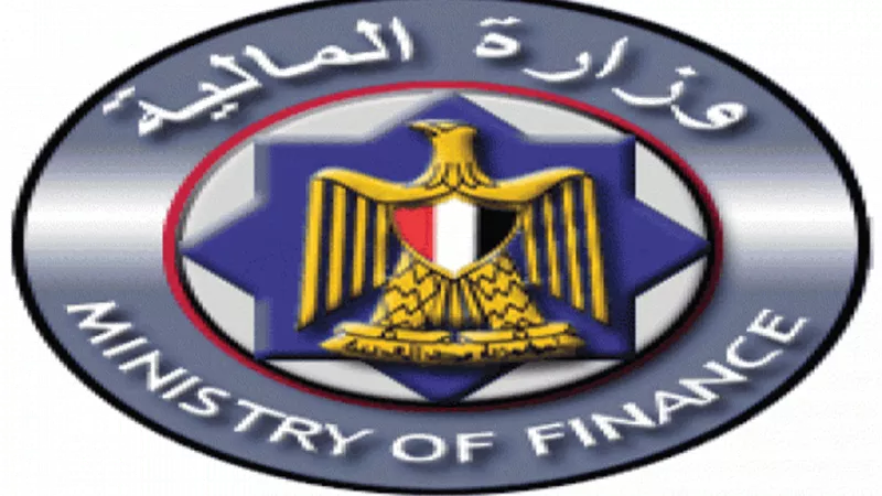 الحكومة تواصل صرف رواتب العاملين لليوم الثانى على التوالى