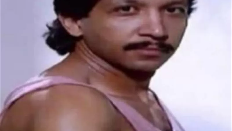 ألقته والدته في القمامة وعمل بالطب.. حكاية الممثل يوسف منصور الذي اكتشف علاج السرطان