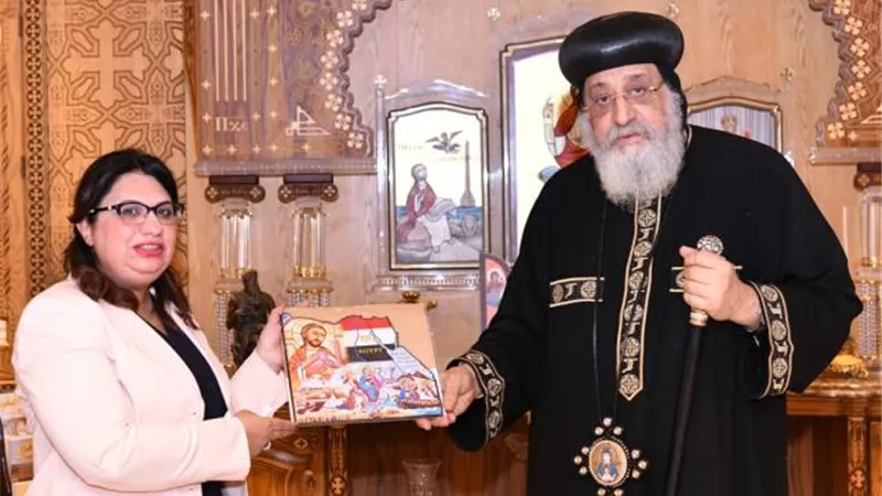 خلال لقائه بسفيرة مصر بالكاميرون الجديدة.. البابا يوجه رسالة للمنتخب المصري