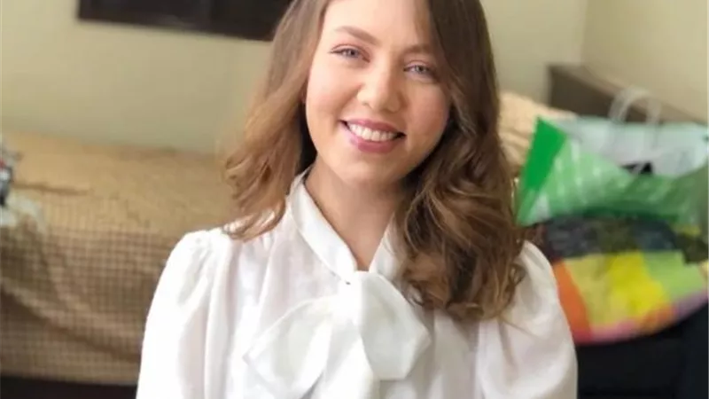 رحمة حسن تجذب الأنظار بابتسامة رقيقة فى أحدث ظهور