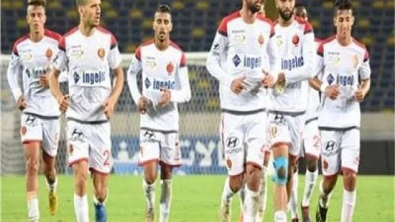 منافس الأهلي.. كورونا يفرض الطواريء على معسكر الوداد المغربي