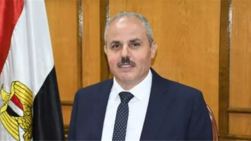 رئيس جامعة قناة السويس يضع حجر أساس مجمع الاختبارات الإلكترونية