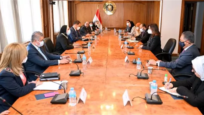 وزير التجارة والصناعة تبحث مع وزيرة الهجرةاستعدادت عقد مؤتمر مصر تستطيع بالصن