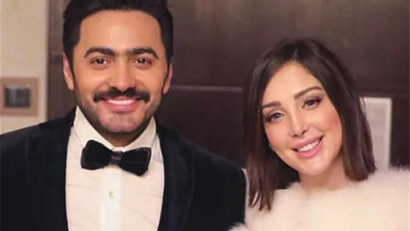 تامر حسنى يرد على شائعات إنفصاله عن زوجته بسمة بوسيل