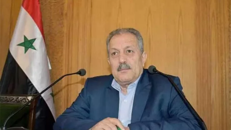 رجل المرحلة الصعبة.. معلومات لا تعرفها عن رئيس الحكومة السورية الجديد