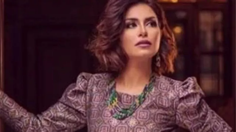 منة فضالى تكشف معاناتها مع طفل توفى قبل تبنيها له
