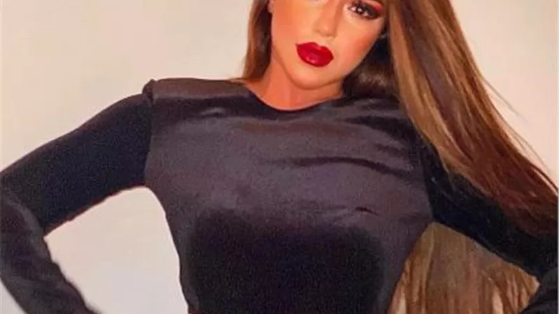 سارة سلامة تستعرض رشاقتها بإطلالة مميزة