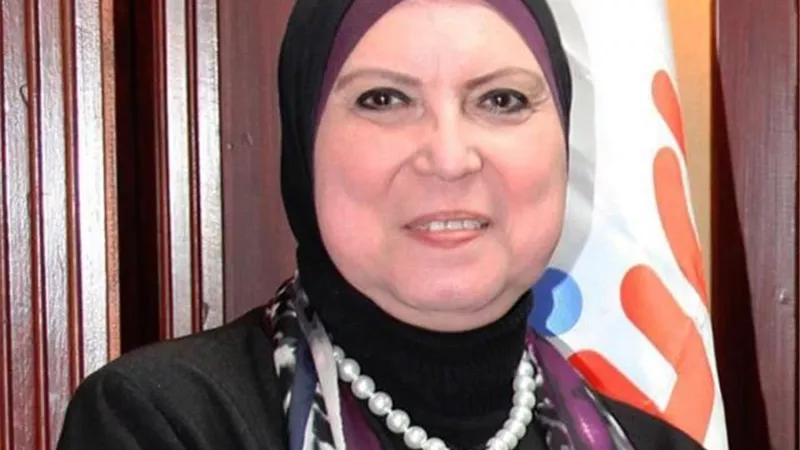 نيفين جامع: سوق الخضروات والفاكهة بالإسكندرية أول سوق يعمل بالطاقة الكهربائية النظيفة في العالم
