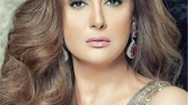غادة عبد الرازق: أهلى كانوا بينادونى بالكومبارس وبدأت حياتى كمغنية وهذه سر بعدى عن السوشيال ميديا