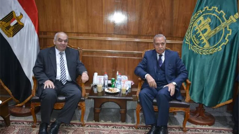 محافظ القليوبية ورئيس قضايا الدولة يفتتحان الدورة التدريبية للعاملين بإدارات الشئون القانونية والأملاك والعقود