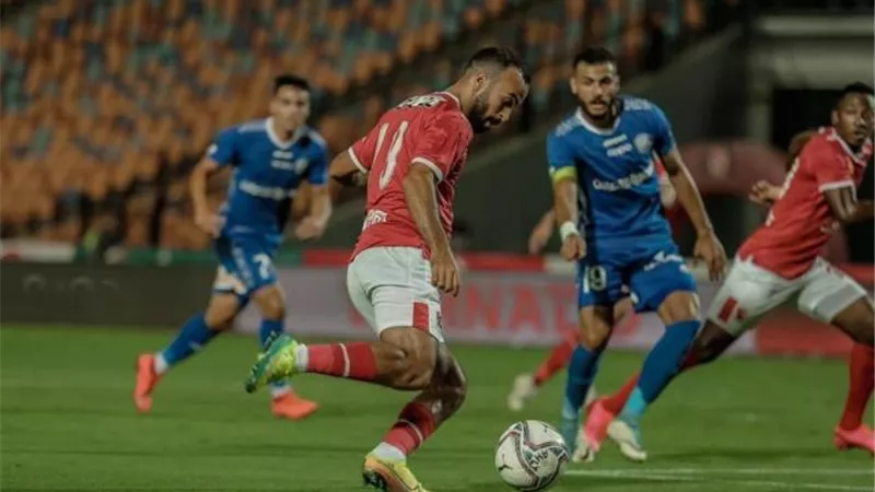 الشوط الأول..  التعادل السلبي يسيطر على مواجهة الأهلي والجونة في الدوري