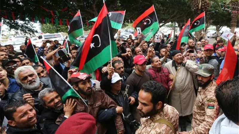 عاجل.. ميليشيات تابعة لحكومة الوفاق تُطلق نارًا كثيفًا على متظاهري ليبيا