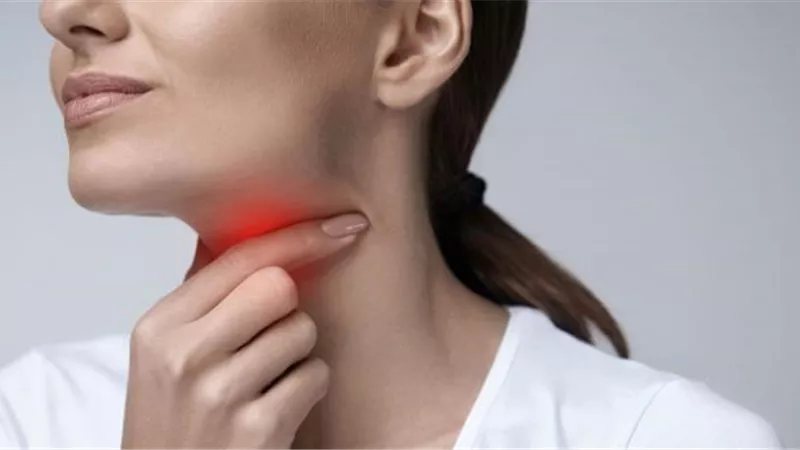 «لو زورك بيوجعك».. طرق سحرية لتخلص من ألم الحلق