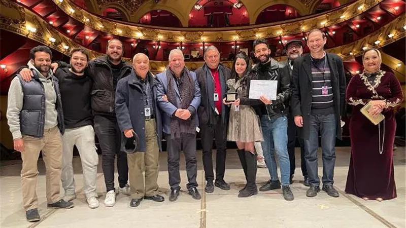 بالصور .. كلية السينما والمسرح بجامعة بدر تفوز بالجائزة الفضية فى مهرجان الإسكندرية السينمائى
