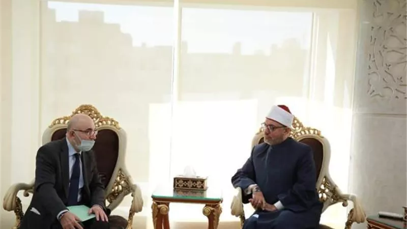 صور.. أمين البحوث الإسلامية يلتقي سفير أوزباكستان لبحث التعاون العلمي والبحثي بين الجانبين
