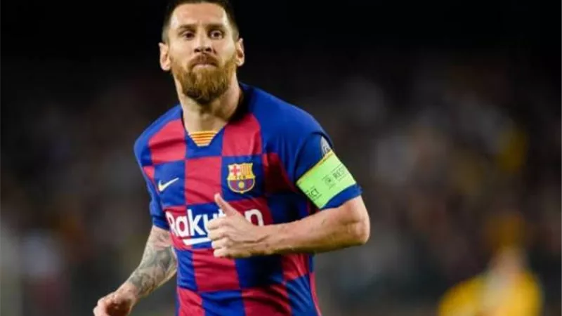 فيديو.. ”تتغير السنوات وميسي لا يتغير”.. شاهد سيد اللاعبين يتلاعب بالمنافسين منذ نعومة أظافره