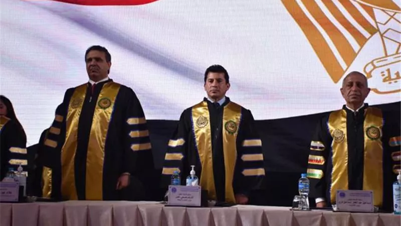 الأكاديمية العربية تحتفل بتخريج دفعة جديدة من كلية الدراسات العليا في الإدارة بحضور وزير الشباب