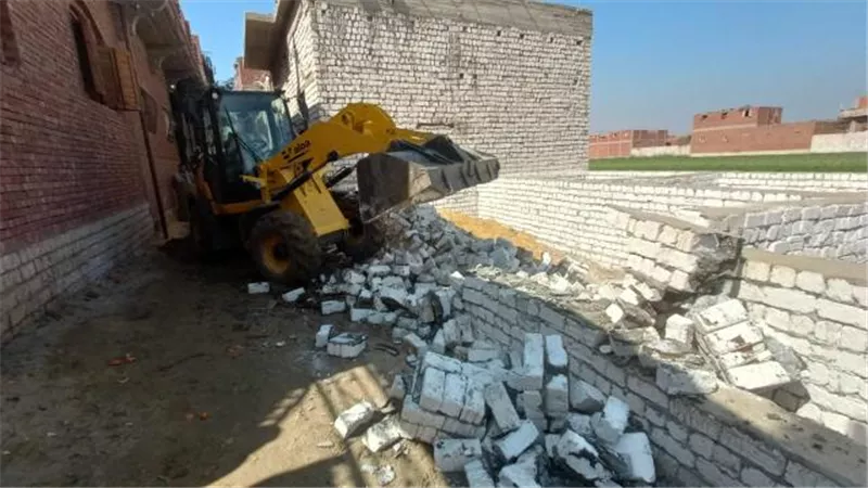 صور وفيديو.. «الجيزة» تشن حملات إزالة مكبرة لمخالفات البناء والتعديات بهذه المناطق