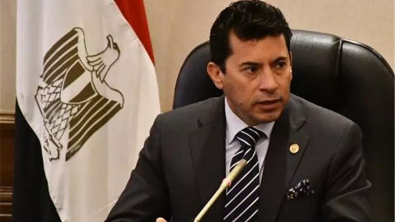 وزير الرياضة يبحث ترتيبات مباراة مصر والسنغال مع الجهات المعنية