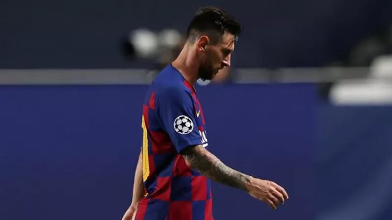 تقارير: ميسي يتجاهل طلب رئيس برشلونة.. ويكشف الحقيقة خلال أيام