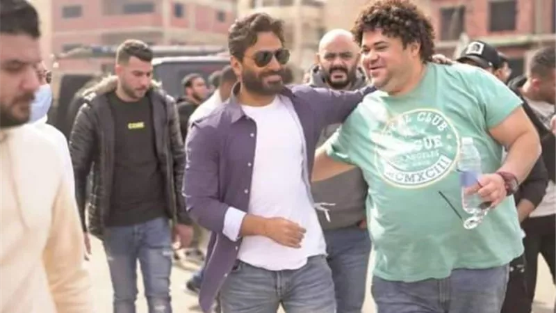 مدحت تيخا أنتيم تامر حسنى فى فيلم «بحبك»
