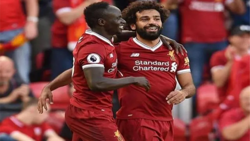 كلوب يكشف كواليس خناقة ماني وروبرتسون في ليفربول