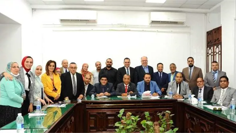مجلس نقابة الأسنان يلتقي «هيئة الدواء» لحل أزمة «نقص البنج»