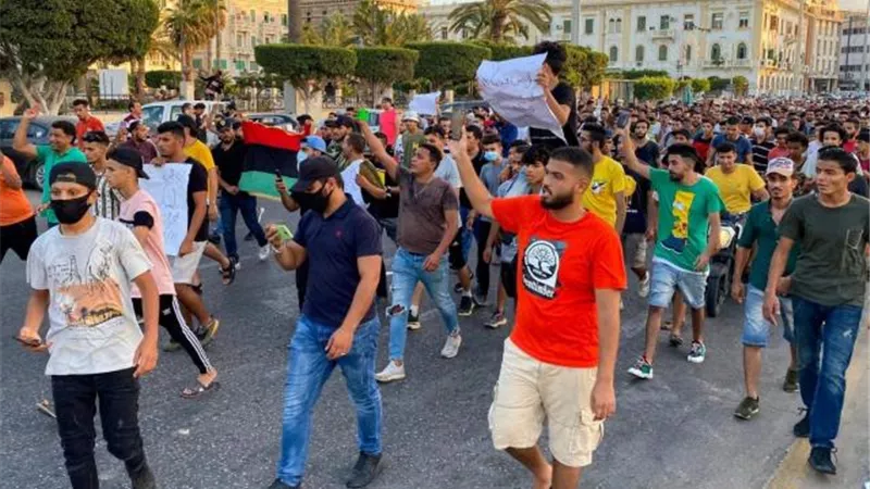 عاجل..نشطاء من خارج طرابلس ينضمون إلى المظاهرات المناهضة للسراج