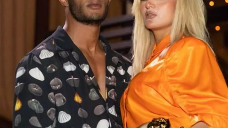 محمد رمضان يتغزل في زوجته يوم ميلادها: كل حاجة في حياتي