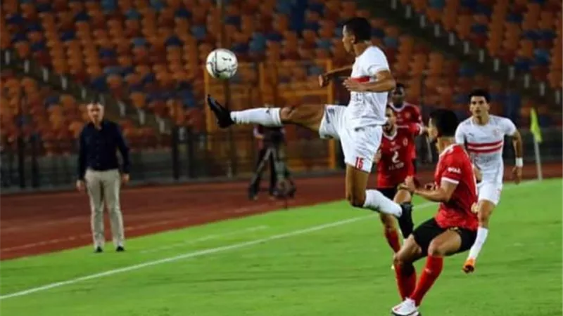 15 دقيقة.. بطاقة صفراء لطارق حامد والتعادل السلبي يخيم على لقاء الزمالك وإنبي