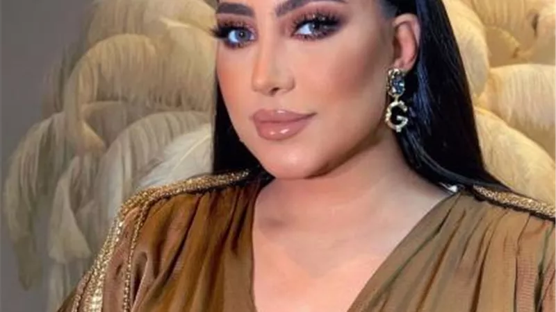 بوسي بمكياج جذاب فى أحدث جلسة تصوير لها