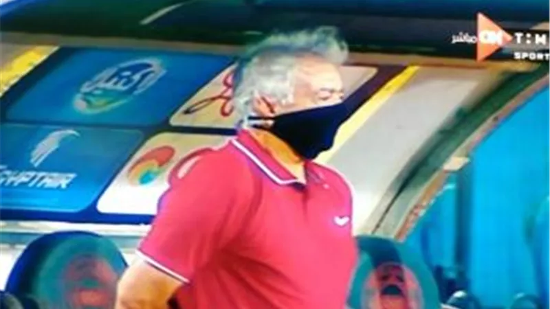 نجوم الزمالك يهاجمون حلمي طولان بسبب ”التيشرت الأحمر”