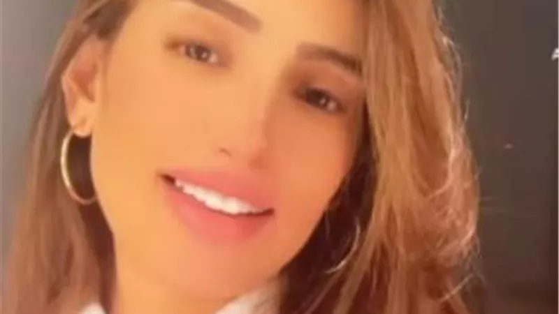 زينة بإطلالة جذابة في أحدث جلسة تصوير